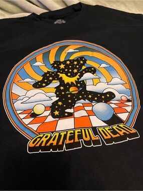 Grateful Dead band graphic shirt